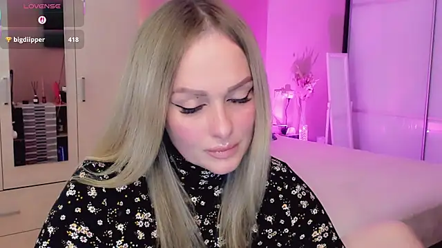 Libby Nora online show from April 23, 12:12 pm