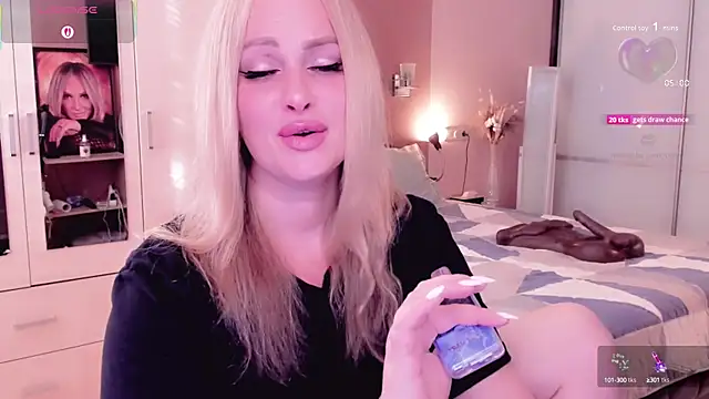 Snapshot of Libby_Nora chatting on September 30, 11:49 am Libby Nora online show from September 30, 11:49 am