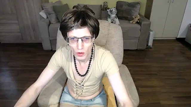 clementine online show from July 24, 10:13 am