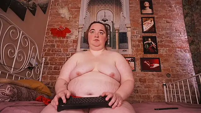 Evelively online show from April 22, 2:47 pm