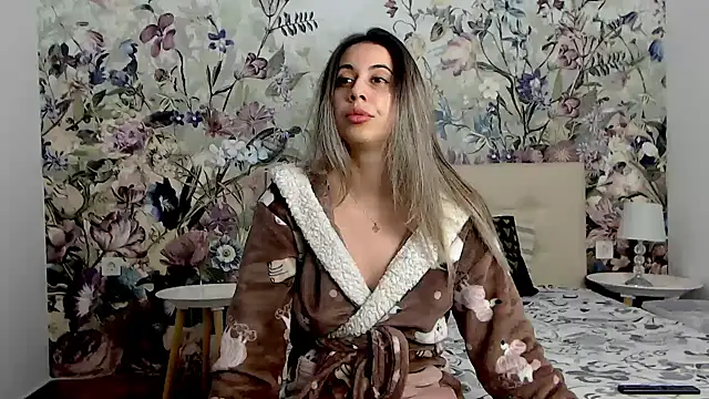 RoseDiamond06 online show from October 17, 3:54 am