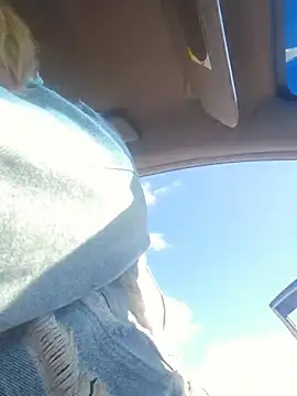 PinkTheHawk online show from November 5, 3:23 am