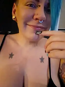 PinkTheHawk online show from April 7, 10:28 am