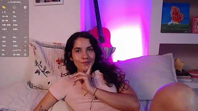 lailypink online show from April 27, 4:42 am