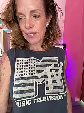 mommyselenafit  online show from April 16, 1:50 am