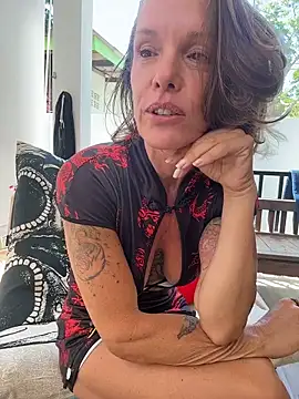 mommyselenafit  online show from February 28, 7:19 am