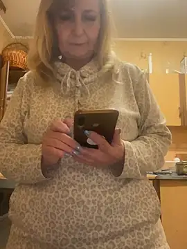 Irina2909xh online show from April 26, 6:16 pm