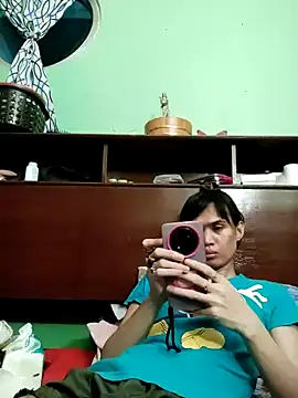 QueenSoreal online show from April 22, 1:52 pm