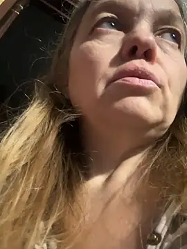 Susanel online show from October 10, 11:59 am