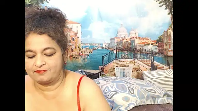 Snapshot of indianstar75 chatting on October 2, 11:32 pm indianstar75 online show from October 2, 11:32 pm