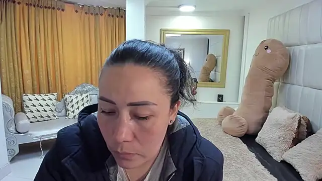 gaby trent online show from November 6, 4:24 pm