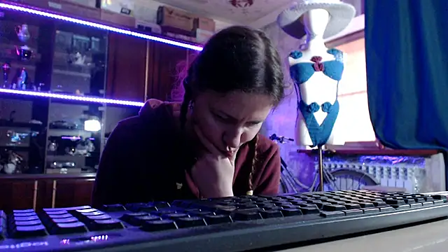 pa1e pr1ncess online show from April 26, 1:53 pm