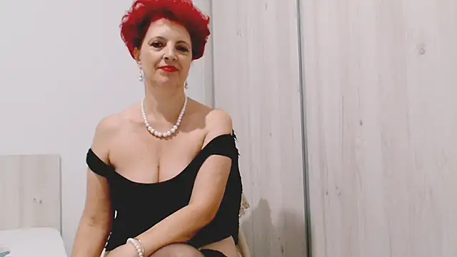 Snapshot of MilfSupreme chatting on October 3, 2:11 pm MilfSupreme online show from October 3, 2:11 pm