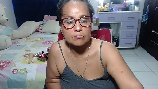 pervert mommy  online show from April 23, 12:51 pm