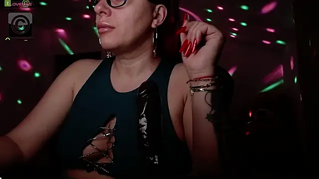 SonyaDevon online show from April 22, 2:52 am