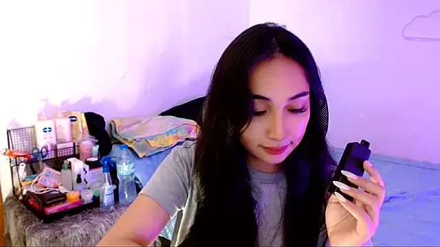 SweetLilly 18 online show from November 10, 6:19 am