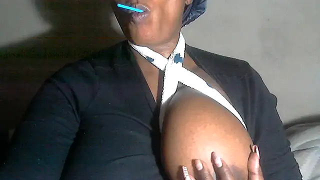 Snapshot of Choco-Coco10 chatting on October 15, 2:52 pm Choco-Coco10 online show from October 15, 2:52 pm