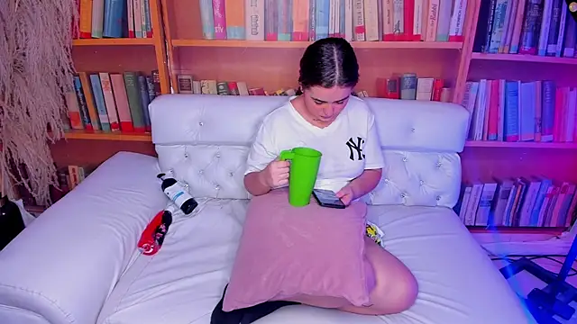 Shyfantasies online show from July 16, 1:43 am
