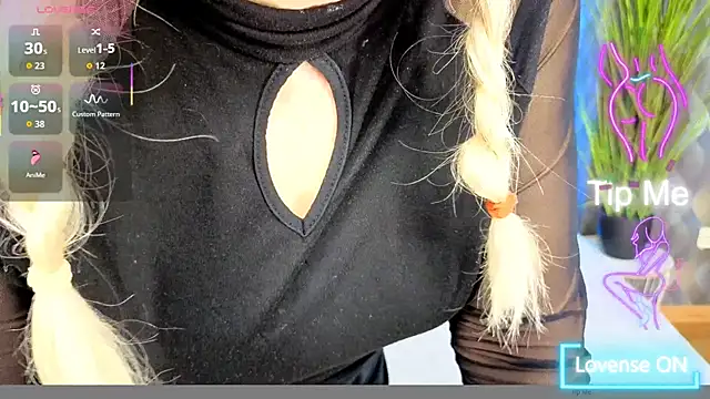 Abby Moore  online show from April 25, 1:41 pm