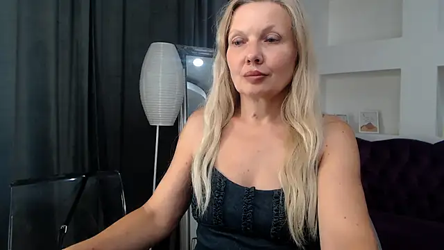 Abby Moore  online show from July 4, 12:12 pm