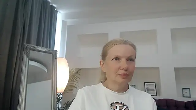 Abby Moore  online show from June 27, 7:20 am