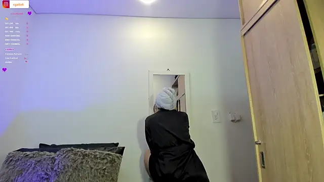 carolgaita online show from March 28, 11:21 am