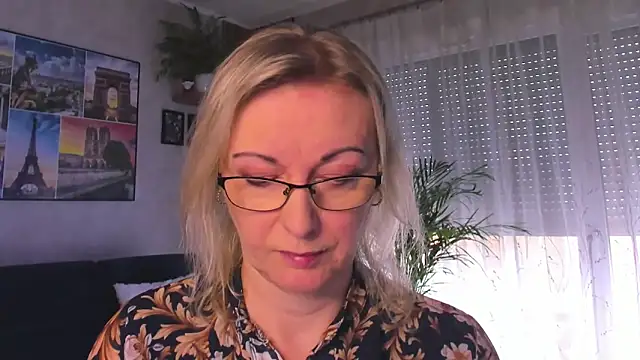 vanessa chat online show from March 29, 1:32 pm