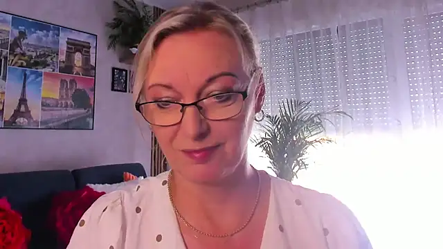 vanessa chat online show from June 18, 2:00 pm