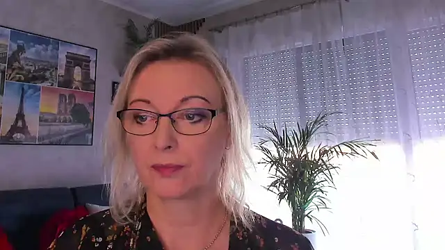 vanessa chat online show from July 28, 2:13 pm