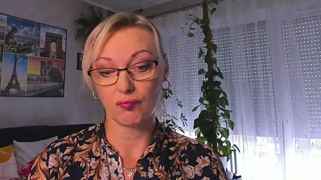 Snapshot of vanessa_chat chatting on October 2, 1:49 pm vanessa chat online show from October 2, 1:49 pm