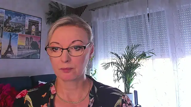 vanessa chat online show from June 29, 1:44 pm