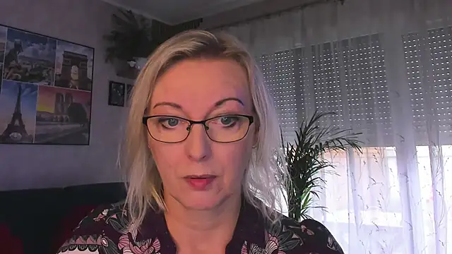 vanessa chat online show from July 6, 3:03 pm