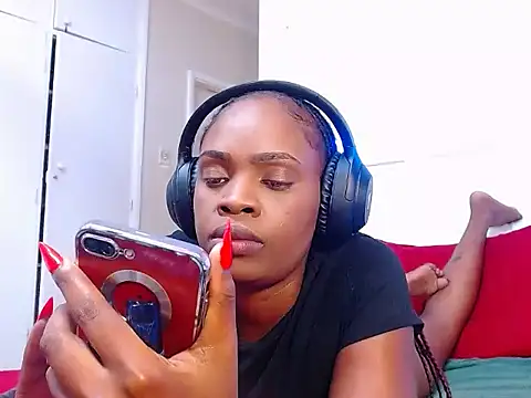 LuciousLips96 online show from November 25, 7:04 pm