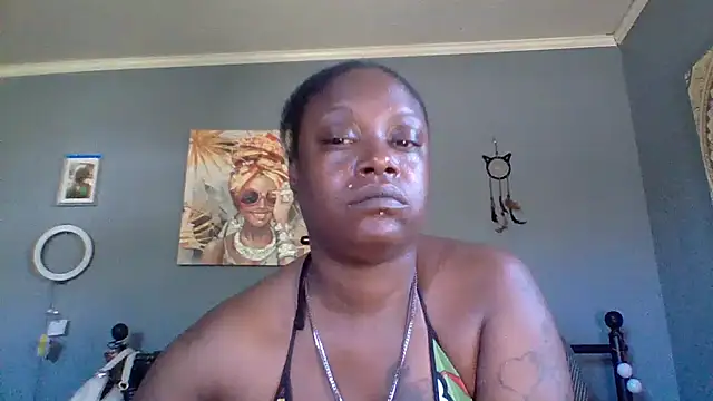 msdeedee online show from April 25, 1:52 pm