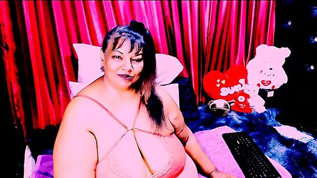 Snapshot of indian_ruby chatting on October 13, 8:33 pm indian ruby online show from October 13, 8:33 pm