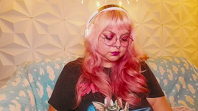 Satyn doll online show from June 5, 11:11 pm