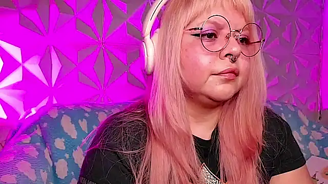 Satyn doll online show from April 25, 11:35 pm