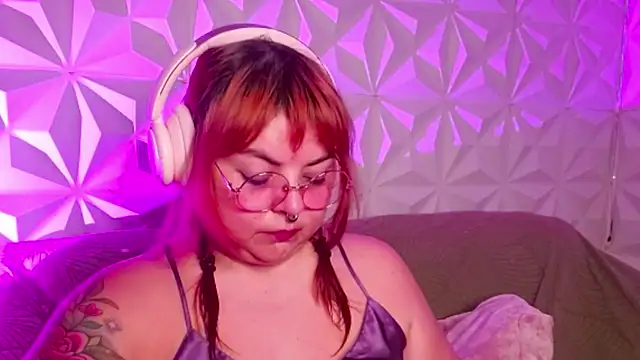 Snapshot of Satyn_doll chatting on September 8, 10:42 pm Satyn doll online show from September 8, 10:42 pm