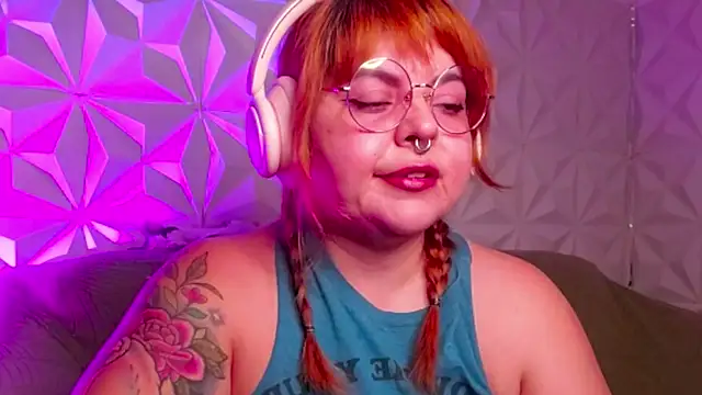 Snapshot of Satyn_doll chatting on September 19, 11:26 pm Satyn doll online show from September 19, 11:26 pm