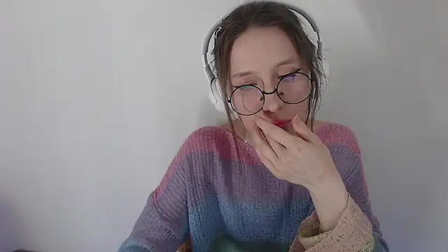  Hanna Moon  online show from April 23, 5:48 pm