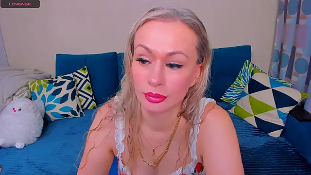 EllenMoore online show from November 5, 3:12 am