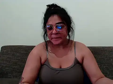 indianishkq7 online show from December 14, 8:53 am