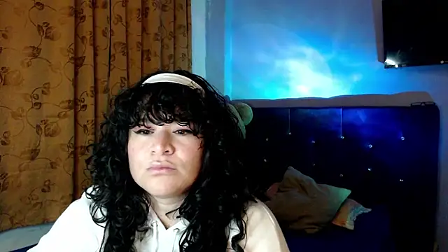 ANGELIQUE KLANE online show from October 28, 5:46 am