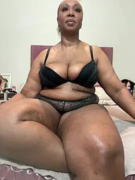 Bootyliciouse21X online show from July 23, 2:20 am