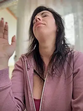 Almmaxxxx online show from April 22, 5:15 am