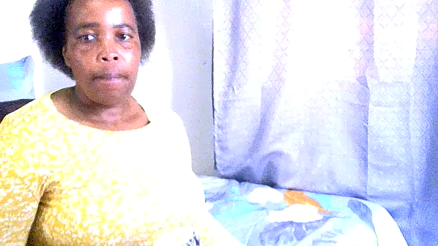 Snapshot of LadyLillyX chatting on September 15, 9:39 am LadyLillyX online show from September 15, 9:39 am