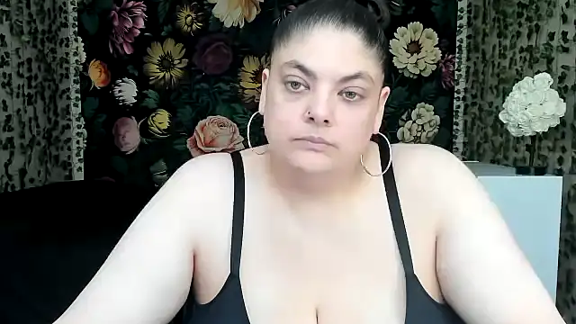 Exxxotic Melons online show from July 31, 5:36 pm