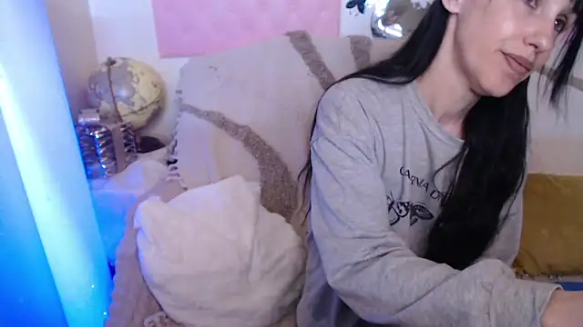 -carla- online show from April 24, 3:04 pm