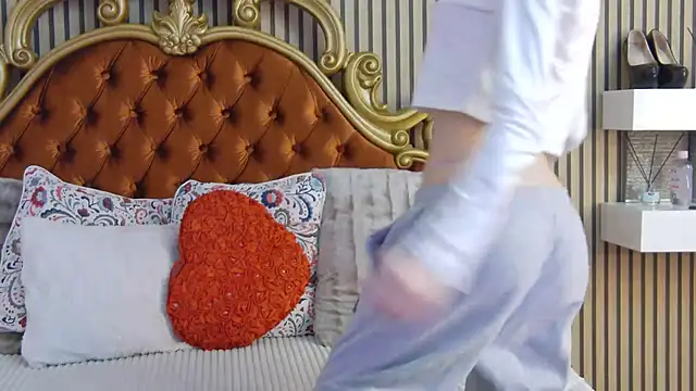 SiennaShapiro online show from January 15, 4:24 pm