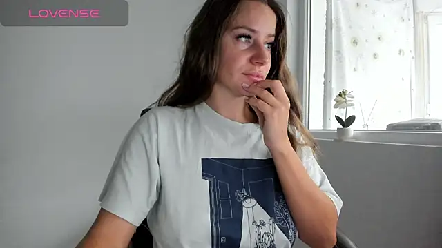Snapshot of DiamondKay chatting on October 4, 7:25 am DiamondKay online show from October 4, 7:25 am